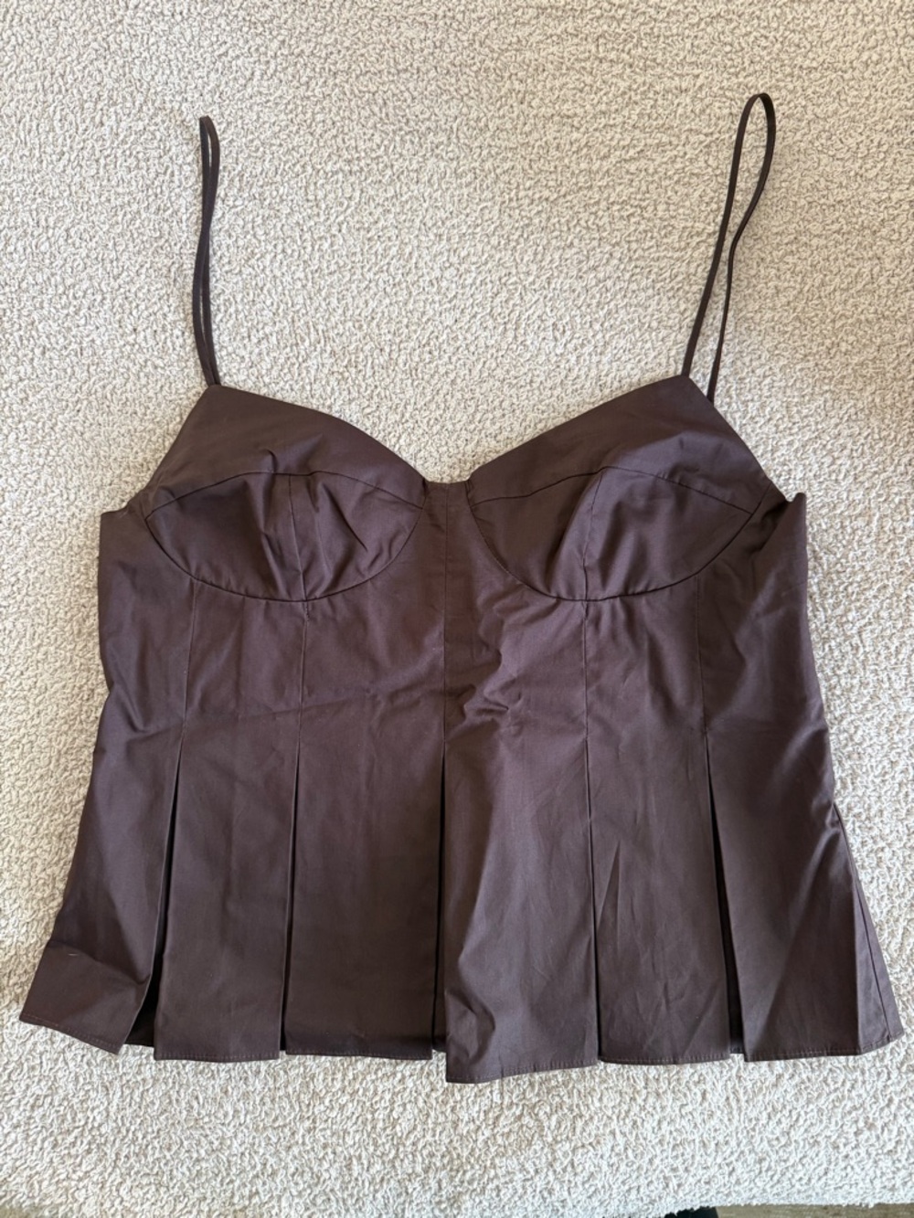 CLEA Matching Set
Iris Pleat Top (M) & Leonie Skirt (L) - Picture 2 of 5